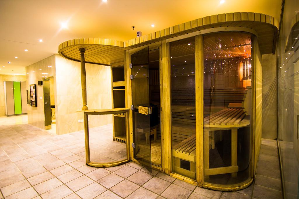 Rest Night Serviced Apartments- Alhamra Riyadh Exteriör bild A steam room