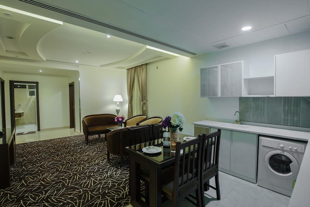 Rest Night Serviced Apartments- Alhamra Riyadh Exteriör bild A suite at the hotel