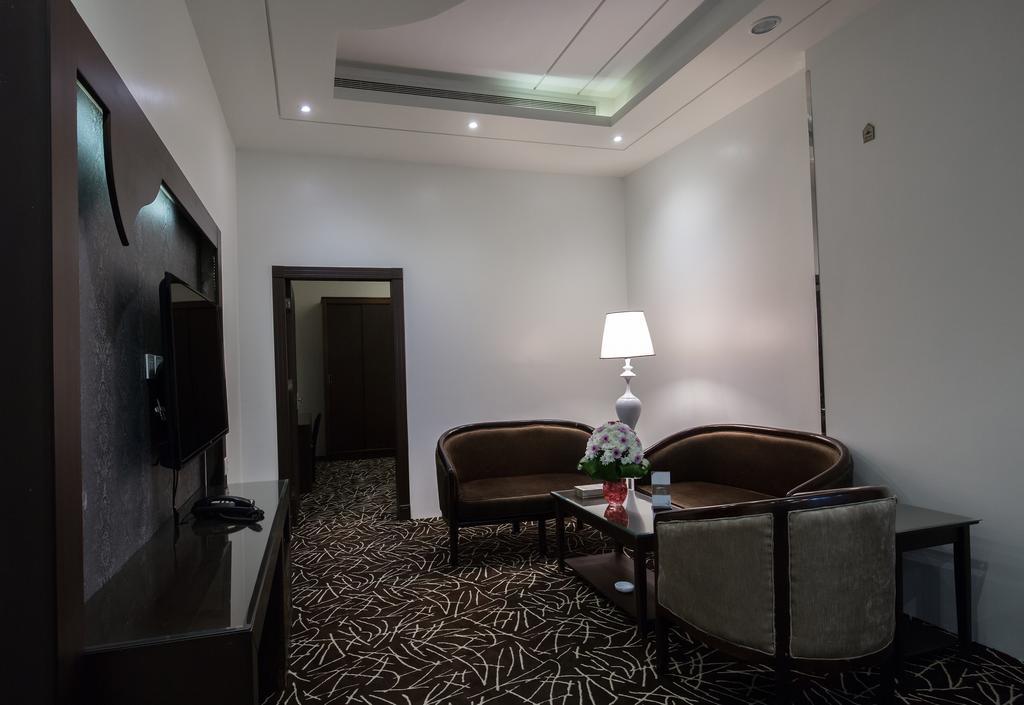 Rest Night Serviced Apartments- Alhamra Riyadh Exteriör bild A suite at the hotel