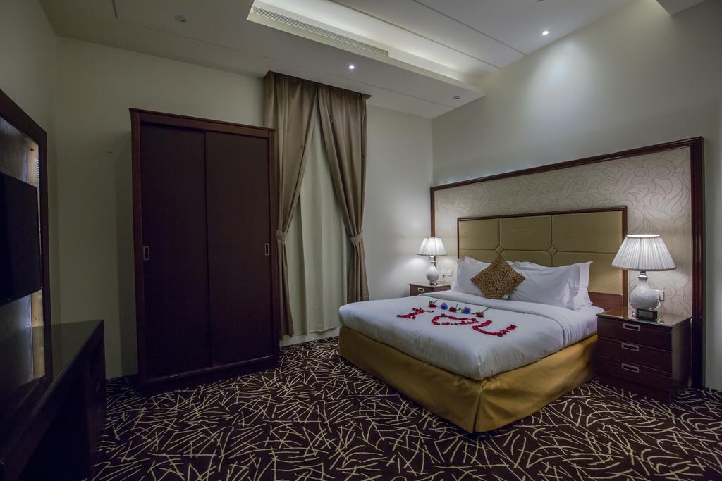Rest Night Serviced Apartments- Alhamra Riyadh Exteriör bild A bedroom at the hotel