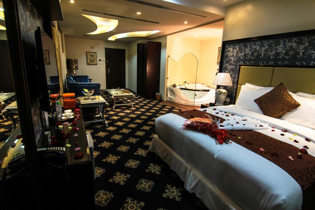 Rest Night Serviced Apartments- Alhamra Riyadh Exteriör bild A suite at the hotel