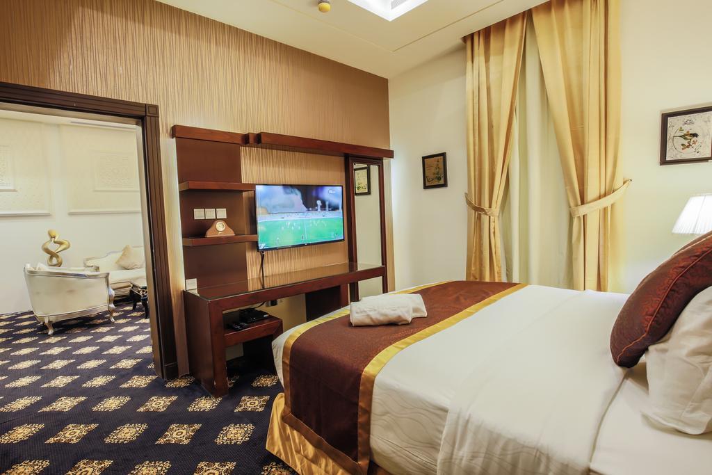 Rest Night Serviced Apartments- Alhamra Riyadh Exteriör bild A bedroom in the hotel