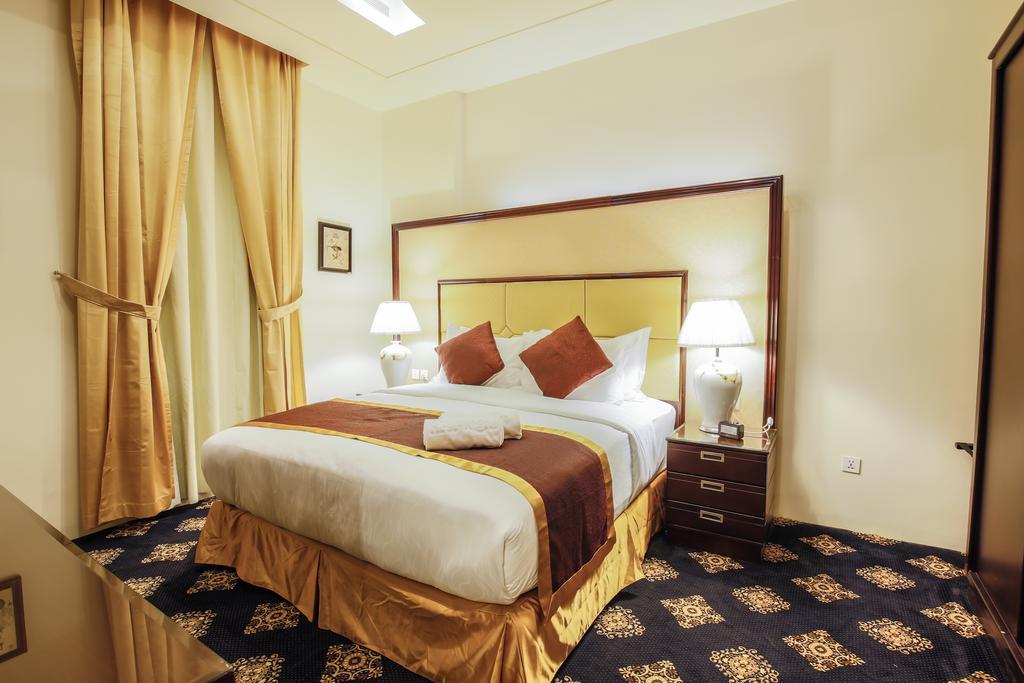 Rest Night Serviced Apartments- Alhamra Riyadh Exteriör bild A bedroom at the hotel