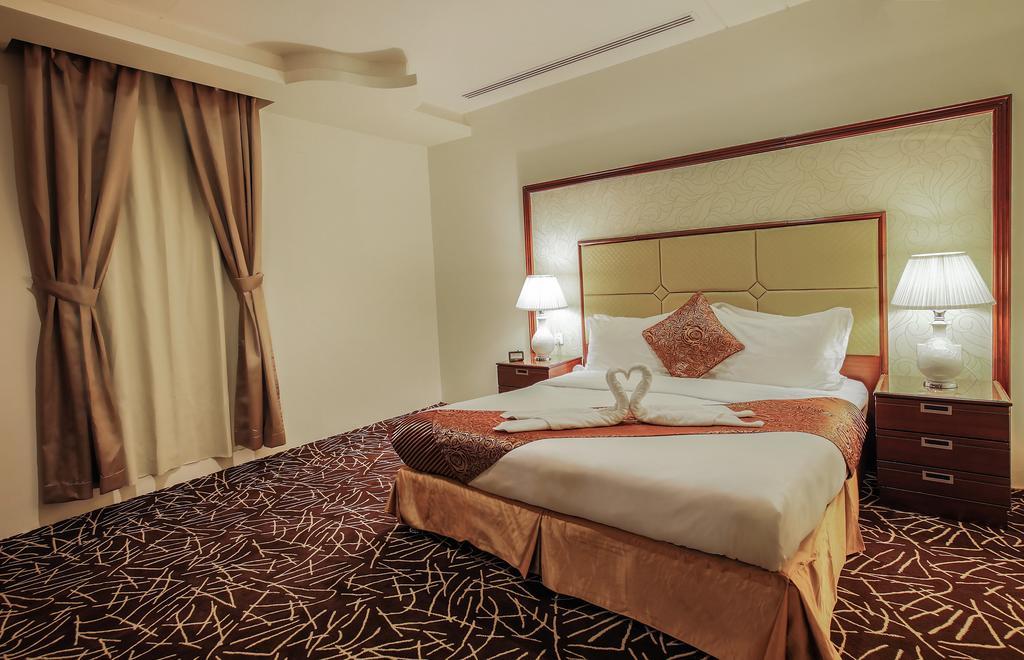 Rest Night Serviced Apartments- Alhamra Riyadh Exteriör bild A bedroom at the hotel