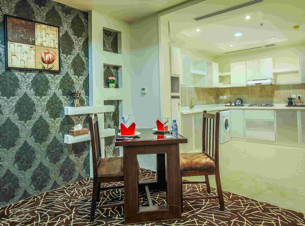 Rest Night Serviced Apartments- Alhamra Riyadh Exteriör bild A kitchen in a hotel suite