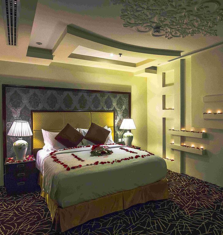 Rest Night Serviced Apartments- Alhamra Riyadh Exteriör bild A bedroom at the hotel