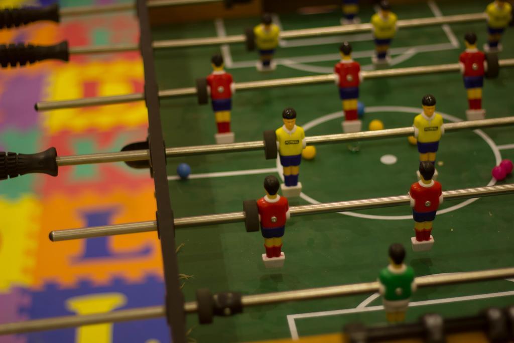 Rest Night Serviced Apartments- Alhamra Riyadh Exteriör bild Table football